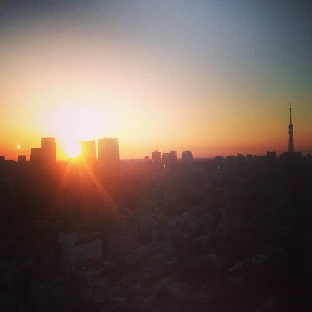 のインスタグラム：「#tokyo #goodmorning 4:47am」