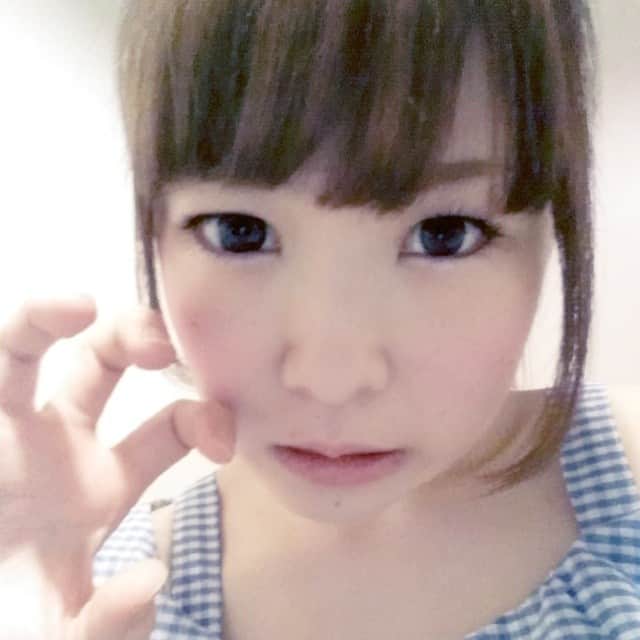 小玉いづみのインスタグラム：「インスタグラムはなんでこんな全部あっぷにしたがるのさ。 ちょっと耐えられないよ、肌年齢。」