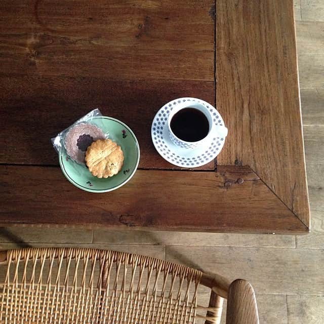 小堀紀代美さんのインスタグラム写真 - (小堀紀代美Instagram)「クッキーで目覚める♡  京都のLa pauseさんのクッキーどれもめちゃくちゃおいしい！ 一口食べて買いに戻ってしまったくらい好きなクッキーでした。こんな焼き菓子作れるようになりたいな。」5月27日 9時16分 - likelikekitchen
