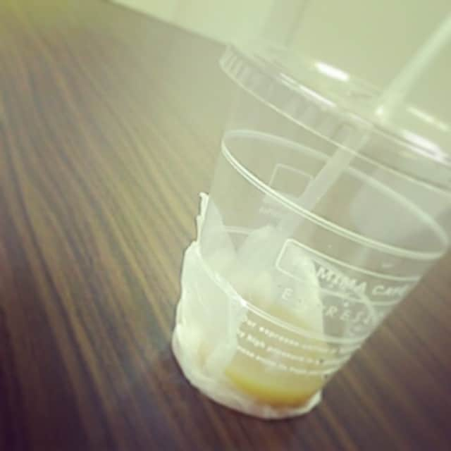 小玉いづみさんのインスタグラム写真 - (小玉いづみInstagram)「これはコーヒー味の水ですか。それとも水のコーヒー割りですか。」5月28日 15時30分 - cgs_tamachaaan