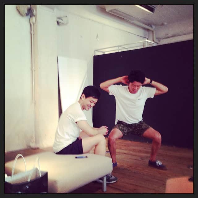 志摩有子さんのインスタグラム写真 - (志摩有子Instagram)「体幹談義からトレーニング開始しちゃったw Dai＆廣瀬。」5月29日 9時57分 - ariko418