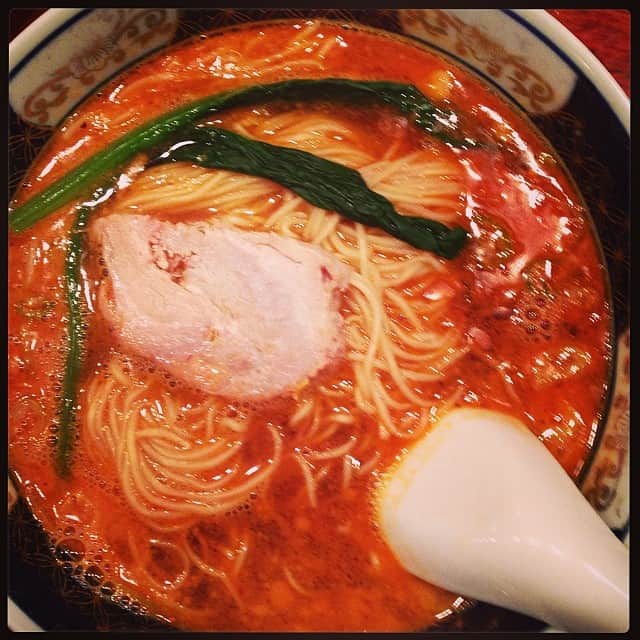 志摩有子さんのインスタグラム写真 - (志摩有子Instagram)「またしても来てしまったはしご。担々麺で汗びっしょり。#やっぱりはしご ＃担々麺」5月31日 20時54分 - ariko418