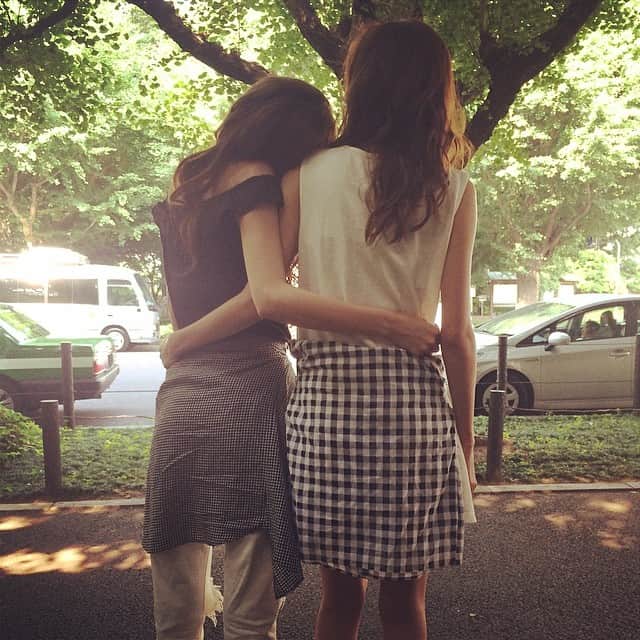 美優さんのインスタグラム写真 - (美優Instagram)「ギンガムチェックかぶりな2人♡ #ギンガムチェック」6月3日 15時36分 - miyu11_20