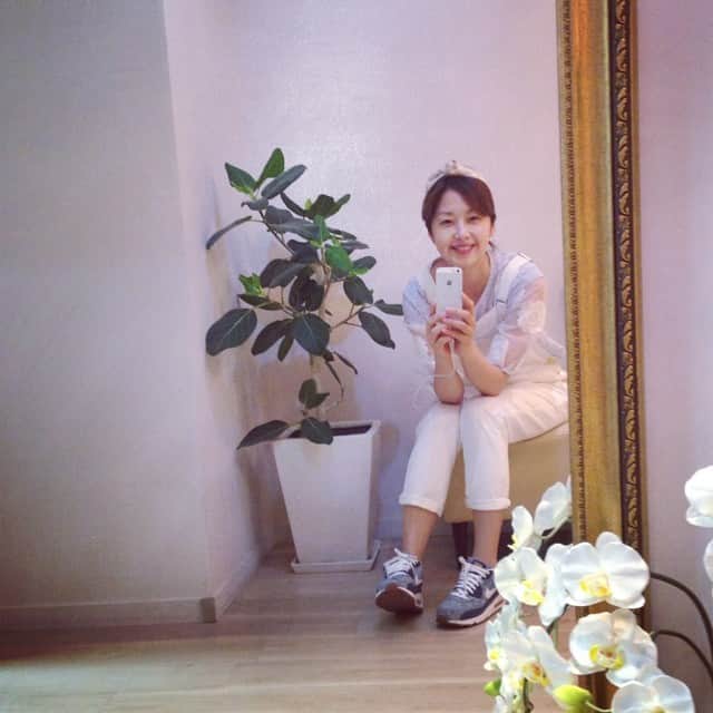 笛木優子のインスタグラム：「雨が降ってきたよ😰☔️」