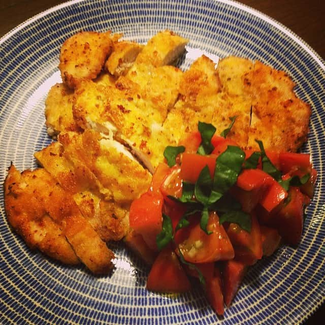 のインスタグラム：「旦那さん作のチキンカツ。腕が上がってるw ごちそうさま。 #晩ごはん」