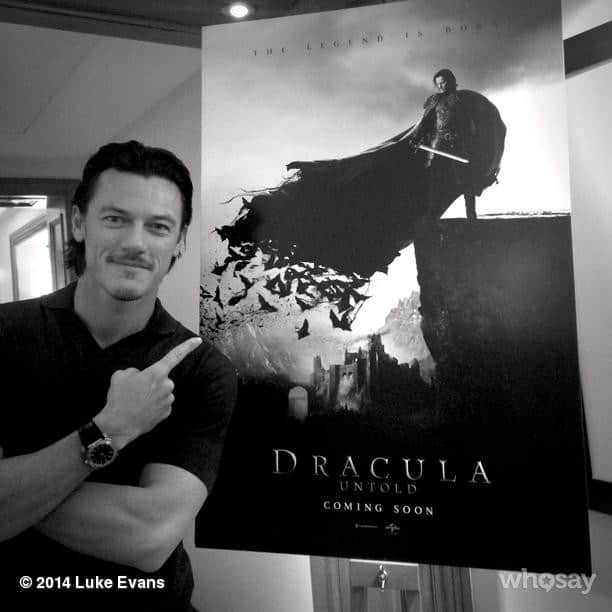 ルーク・エヴァンズさんのインスタグラム写真 - (ルーク・エヴァンズInstagram)「Press day for @DraculaUntold #draculaUntold. Look who I found looking down on me!!!」6月30日 22時04分 - thereallukeevans