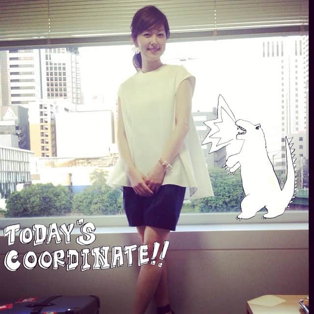 笛木優子のインスタグラム：「昨日の衣装。#enfold  今日は21時より テレビ東京開局50周年記念 松本清張 特別ドラマ 強き蟻 が放送されます🐜✨ よろぴくー💗」