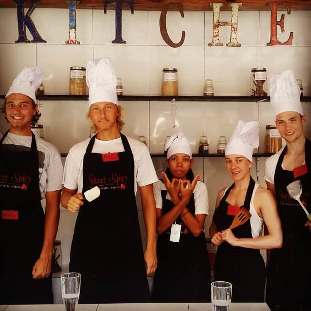 ペルネル・キャロンさんのインスタグラム写真 - (ペルネル・キャロンInstagram)「Balinese cooking school 😊」6月13日 0時19分 - pernelle_carron