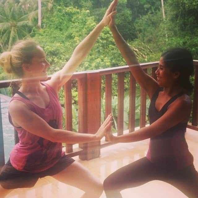 ペルネル・キャロンのインスタグラム：「First yoga class,  in front of the rice fields in the city of Ubud」