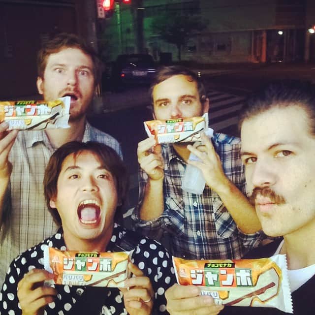 井澤惇のインスタグラム：「森永の皆様、Tera Melosがチョコモナカジャンボのエンドーサーになりたいそうです。」