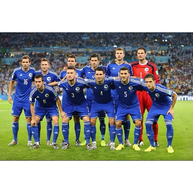 エミル・スパヒッチのインスタグラム：「Our team ❤️ #bosnia #bosna #FIFA #WORLDCUP #2014 #InstaSize」