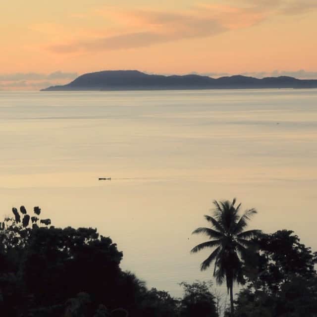 のインスタグラム：「TIME FOR THE PLANET. In Bahoi, Indonesia, GoodPlanet and OMEGA are concentrating on creating Marine Protected Areas and working with the local village to develop eco-tourism. OMEGAWATCHES.COM/PLANET-OCEAN #omega #omegawatches #timefortheplanet #ocean #planet #ecology #environment #nature #yannarthusbertrand #goodplanet #planetocean #omegaplanetocean」