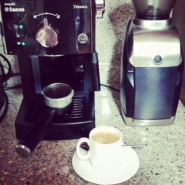 キム・ジェウクのインスタグラム：「Good to be home. #goodmorning #espresso」