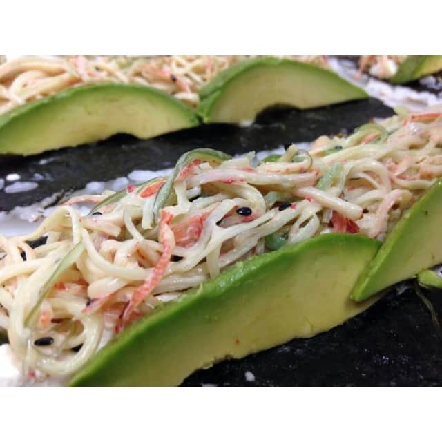 Mielのインスタグラム：「Miércoles de SUSHI en #Mielcafe #foodmafiapr @cheboricua @fefa215 @Baristalberto http://t.co/SaorjLZZjr」