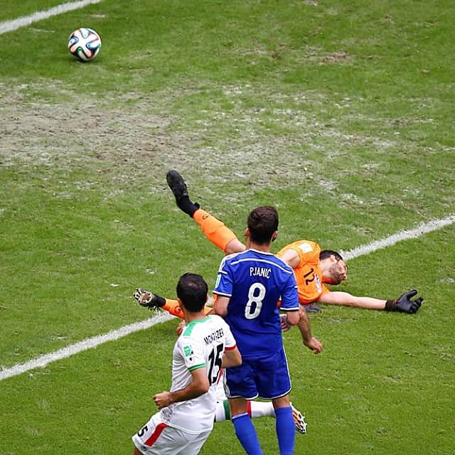 エミル・スパヒッチのインスタグラム：「@miralem_8 👏👏👏」