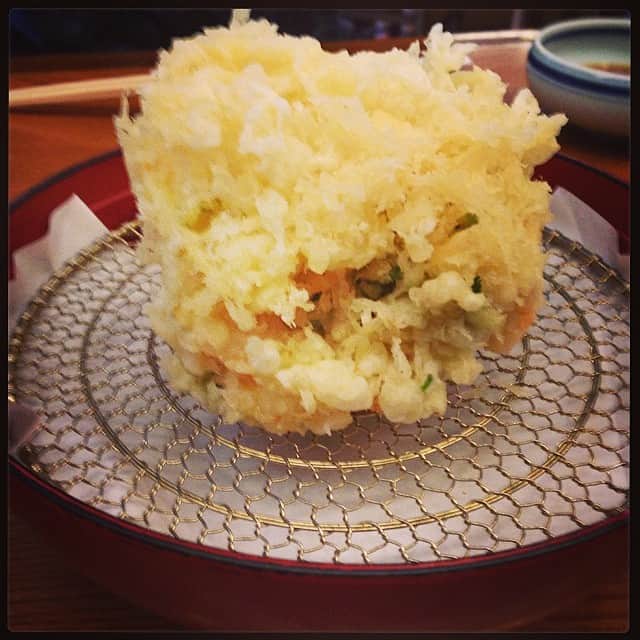 志摩有子さんのインスタグラム写真 - (志摩有子Instagram)「名物のかき揚げもいっちゃいます♪ #lunch #蕎麦」7月24日 12時22分 - ariko418