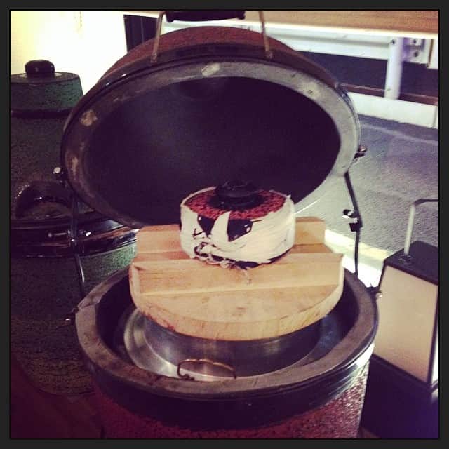 のインスタグラム：「松炭で炊く蒸しかまどのしゃりが美味。#鮨 #目黒109スタジオの1階」