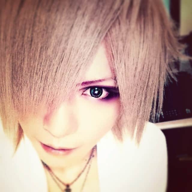 剣 さんのインスタグラム写真 - (剣 Instagram)「おはようございます。 インスタグラム 未公開写真第2弾 撮影2013年11月。」7月27日 6時20分 - sadie_tsurugi