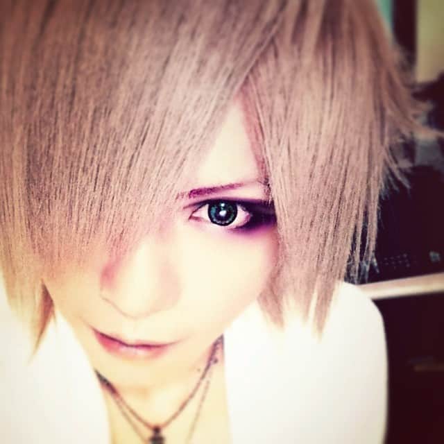 剣 のインスタグラム：「おはようございます。 インスタグラム 未公開写真第2弾 撮影2013年11月。」