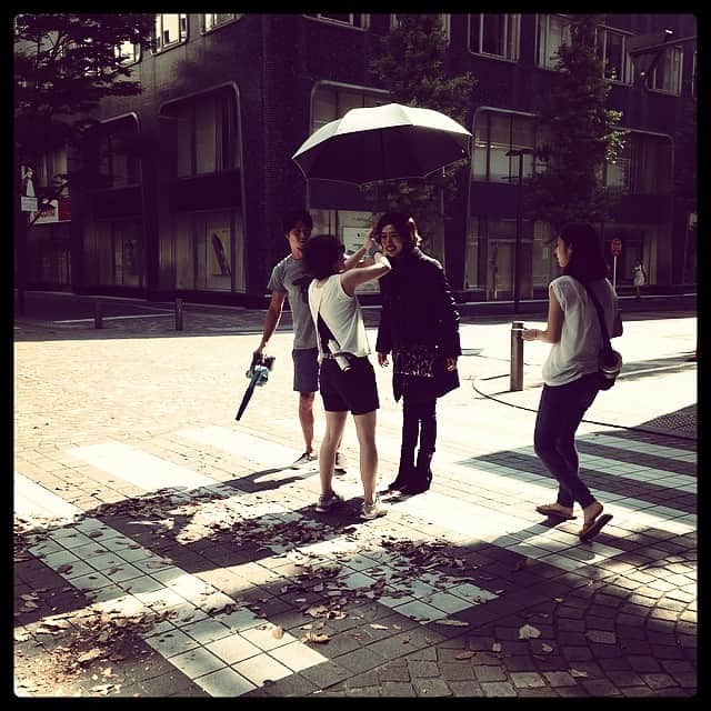志摩有子さんのインスタグラム写真 - (志摩有子Instagram)「この時間でこの日差し☀️ダウンで頑張る。#very #shooting」7月27日 8時28分 - ariko418