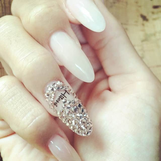仁科仁美のインスタグラム：「New Nail♡名前入り♡シンプルPLUSワンポイント♡自己満♡www」