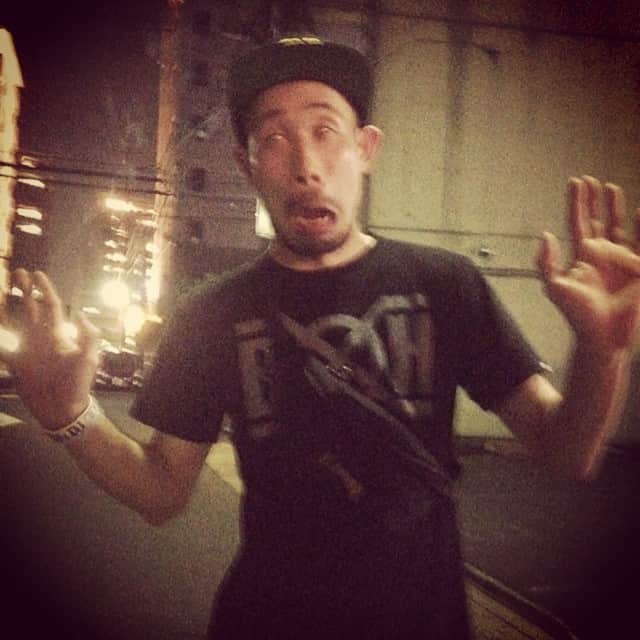 ほな・いこかのインスタグラム：「名古屋UP SET終了！SUPER BEAVERありがとうございました！こちらがドラムのヒロポンです」