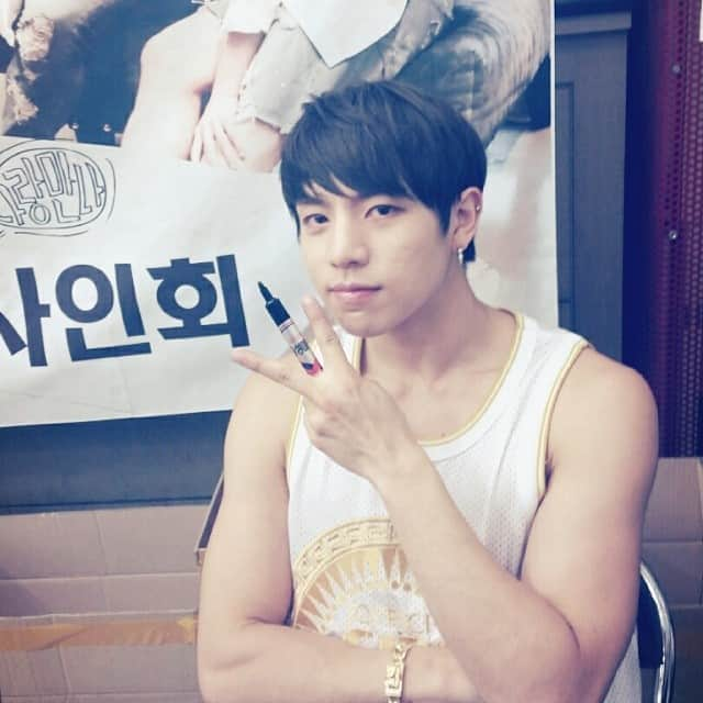 C-CLOWNのインスタグラム：「씨클라운 ROME 대전 팬싸인회 현장! #CCLOWN #씨클라운 #나랑만나 #Let_s_love」