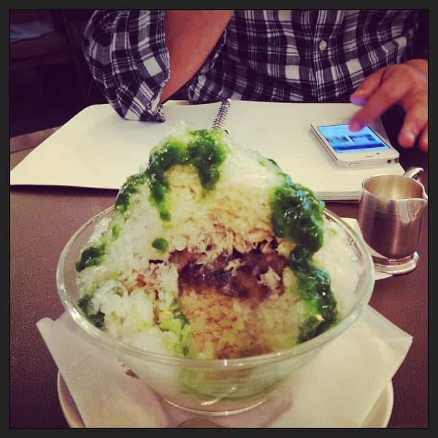 志摩有子さんのインスタグラム写真 - (志摩有子Instagram)「いつものように青山ウエストで打ち合わせ。メニューにかき氷を発見。抹茶にカスタード、中にはマロングラッセ的な栗が。#打ち合わせ #かき氷」7月14日 15時36分 - ariko418