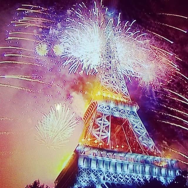 ペルネル・キャロンさんのインスタグラム写真 - (ペルネル・キャロンInstagram)「#14juillet #Paris #Eiffeltower #France」7月15日 17時51分 - pernelle_carron