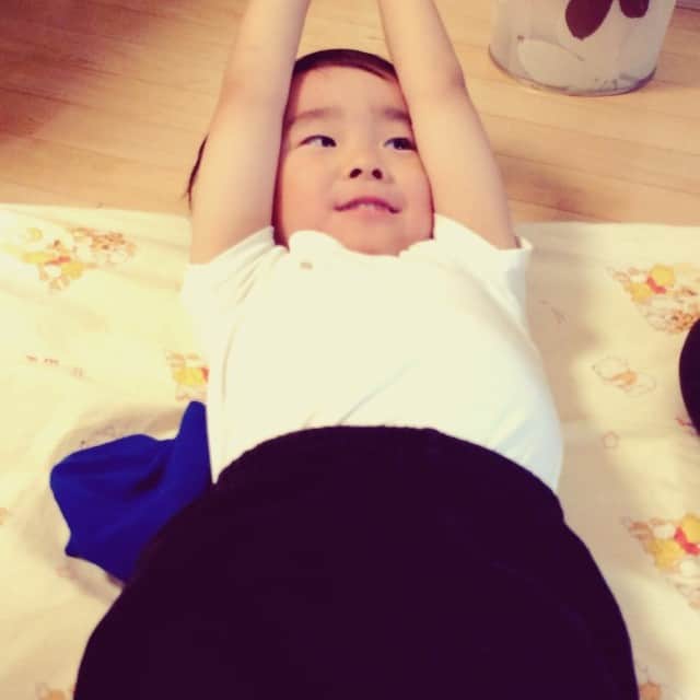 岩間恵のインスタグラム：「愛おしいです。癒されます。ぶちゃかわいい👯♥️笑  #mynephew」