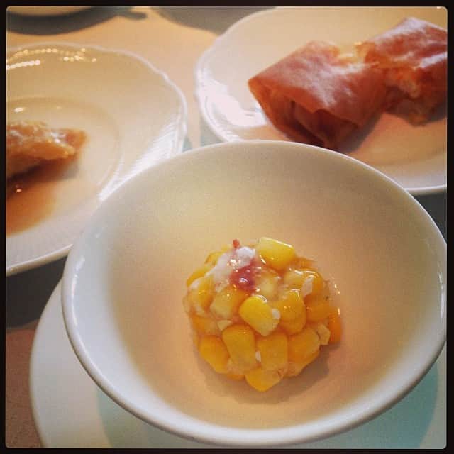 のインスタグラム：「飲茶ランチ。点心にもトウモロコシ♥️ #lunch #ママ友ランチ #飲茶」