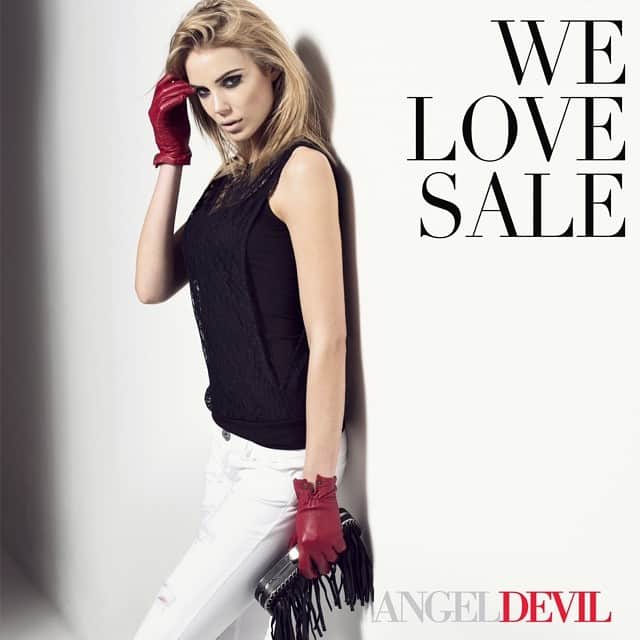 エンジェルデビルのインスタグラム：「#shopping #time with #angeldevil #love #sale #beautiful #girl #sexy #picoftheday」