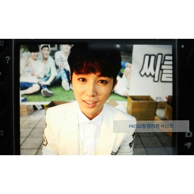 C-CLOWNさんのインスタグラム写真 - (C-CLOWNInstagram)「T.K의 청량리 팬싸인회 현장! #씨클라운 #CCLOWN #나랑만나 #Let_s_love #TK」7月20日 20時03分 - cclown719