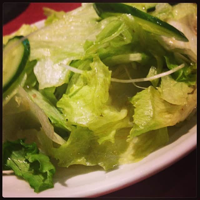 志摩有子さんのインスタグラム写真 - (志摩有子Instagram)「生野菜もたっぷりね。とさやサラダはタレがさっぱり美味しい。」7月21日 21時26分 - ariko418