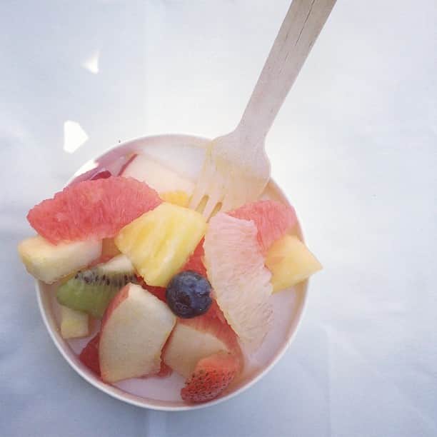 のインスタグラム：「Fruit salad  くだものほきゅう。」