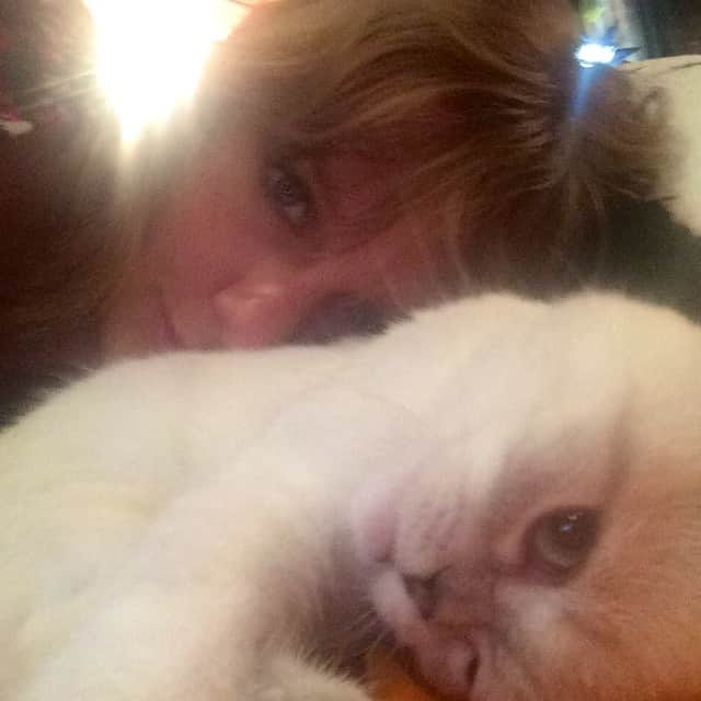 のインスタグラム：「@taylorswift taught me how to take selfies. I'm getting pretty good at it, if I do say so myself.」