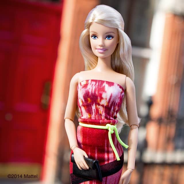 バービーさんのインスタグラム写真 - (バービーInstagram)「What a gorgeous @matthewwilliamson runway show. So thrilled to have this look created just for me, inspired by prints from today's Spring/Summer 2015 collection. Bravo, Matthew! 👏 #lfw #ohMW #barbie #barbiestyle」9月14日 22時34分 - barbiestyle