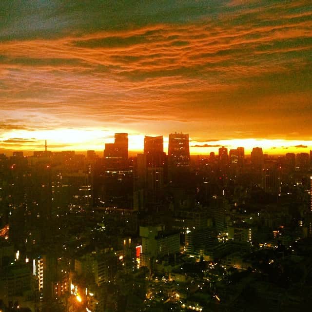 井上ジョーのインスタグラム：「Good morning! #tokyo #beautiful #sky #20140823 #sunrise #morning」
