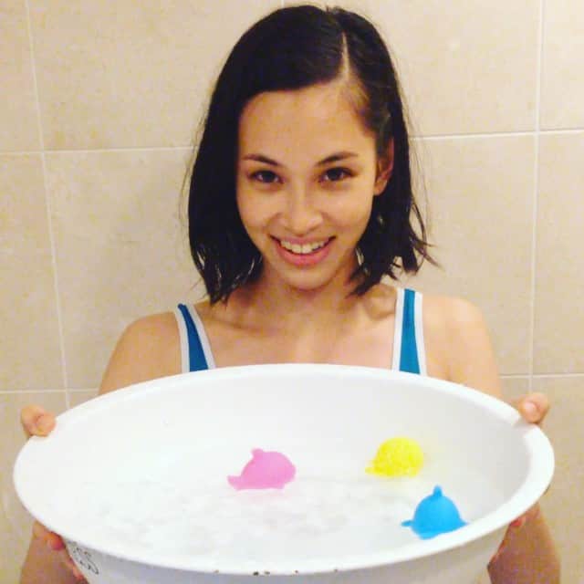 のインスタグラム：「I accept the #ALSIceBucketChallenge from my cousin,@allisonyarid !! thank you😁💕 and now I will like to nominate @rolaofficial , @liveglenwood , @yokomiyake😘 ▪️▪️▪️▪️▪️▪️▪️▪️▪️ 昨日、従姉妹のアリスンからALS・アイスバケツチャレンジの指名を受けたので、チャリティーに参加させて頂きました。  次に私が指名させて頂きたいのは、、 ローラ(@rolaofficial)  長谷川潤(@liveglenwood) 三宅陽子(@yokomiyake)  です！ ▪️▪️▪️▪️▪️▪️▪️▪️▪️」