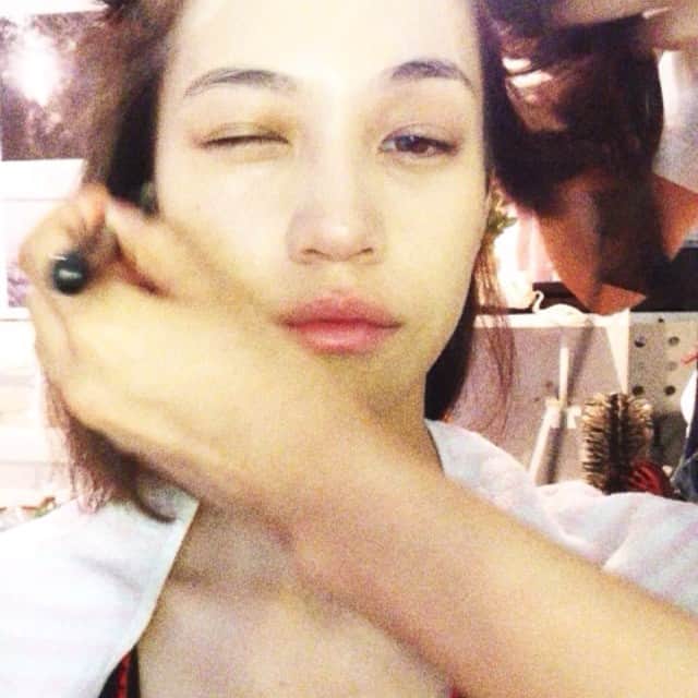 のインスタグラム：「GM💋」