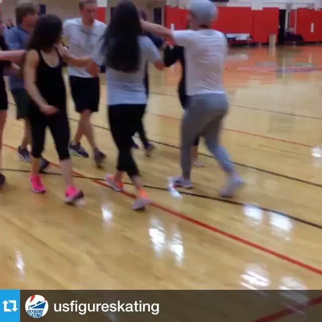 アナスタシア・カヌーシオのインスタグラム：「Repost from @usfigureskating  Team building! team 1-2 wins! #Winners #champscamp2014」