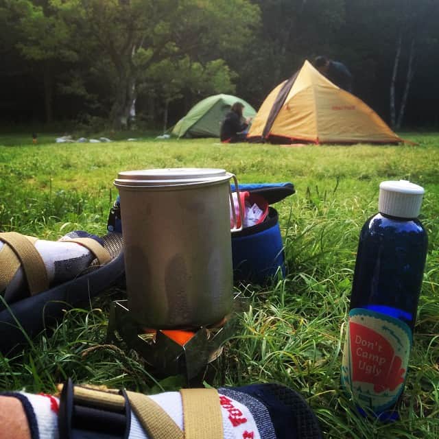 チャコのインスタグラム：「Go Camping!! まだ夏休みは続きますー‼︎#上高地#アルコールストーブ#カラサワフェス#darntough#chaco#夏休み」