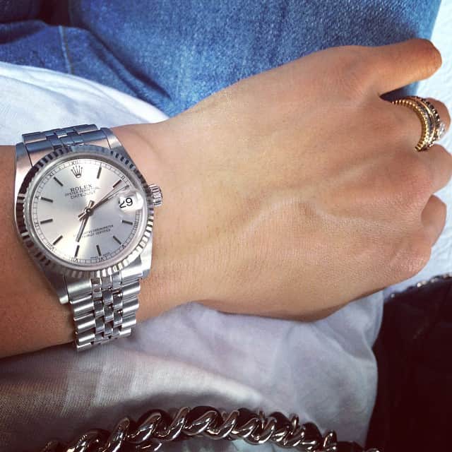 牧野紗弥さんのインスタグラム写真 - (牧野紗弥Instagram)「デニムに白シャツ。 今日は、時計をして 行ってきます😊 素敵な一日を〜😄😄😄」8月29日 7時47分 - makinosaya