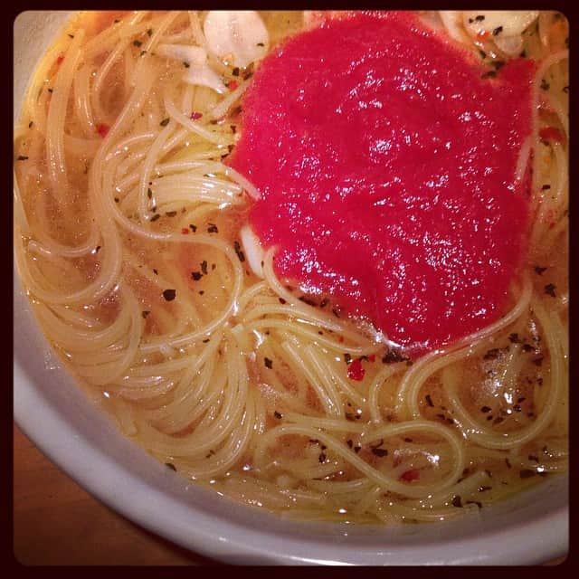志摩有子さんのインスタグラム写真 - (志摩有子Instagram)「ニンニクたっぷりのスープパスタも。これも絶対のはずせない！ #dinner  #pasta  #定番 #名物」9月1日 21時24分 - ariko418