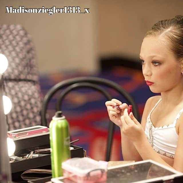 マディー・ジーグラーのインスタグラム：「😍Maddie😍 💄💄💄💄💄💄💄💄💄💄💄💄 #maddie #maddieziegler #maddienicoleziegler #dance #dancer #dancing #dancemoms #dancemoms1 #dancemoms2 #like #like4like #spam4spam #follow4follow #love #loveher #iloveher #ilovemaddie ❤」
