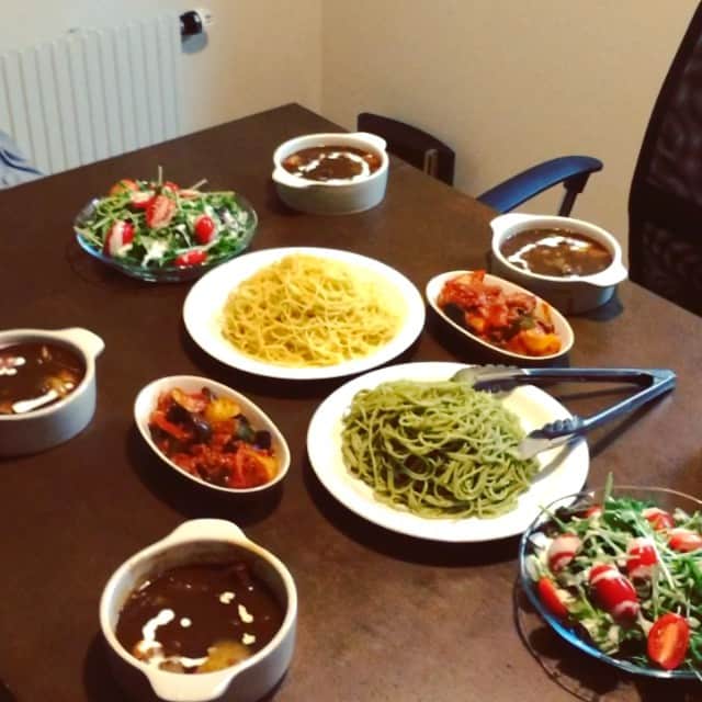 FOLKSのインスタグラム：「FOLKS HOUSEにてメンバーでHOMETOWN STORYリリースパーティー！」
