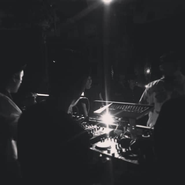 SU STAFFのインスタグラム：「ただいまBLACK MUNCHEE @microcosmos アポテケのライブ中なりっ」