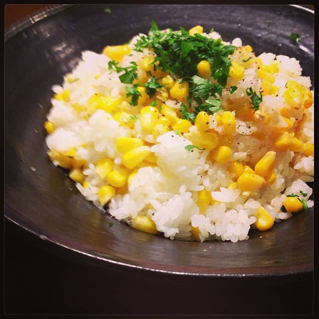 志摩有子さんのインスタグラム写真 - (志摩有子Instagram)「バター風味のトウモロコシごはんも。甘くて香ばしい♡ #晩ごはん」9月9日 22時00分 - ariko418