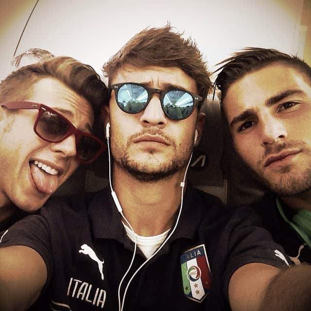 ルカ・アンテイのインスタグラム：「#go to Slovacchia ✈️🇮🇹⚽️ @niko_329 @federicobernardeschi29」