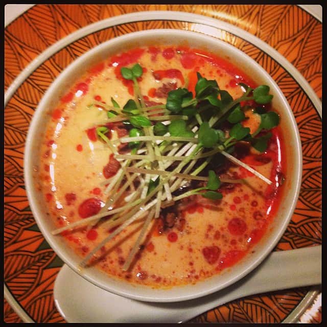 志摩有子さんのインスタグラム写真 - (志摩有子Instagram)「〆に冷し豆乳坦々麺を小さなボウルで。今週で食べ納め。 #diner #sunday #ありがとうまえだまえだ」9月21日 20時39分 - ariko418